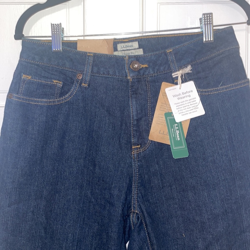 L.L Bean women jean classic fit - Picture 2 of 4
